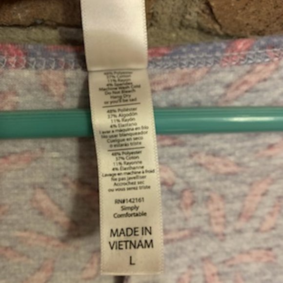 LuLaRoe Perfect T - Picture 4 of 7